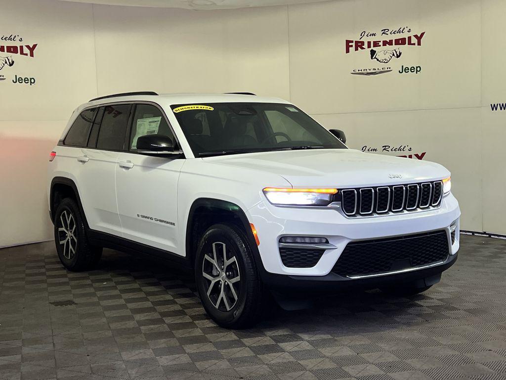 new 2025 Jeep Grand Cherokee car, priced at $40,464
