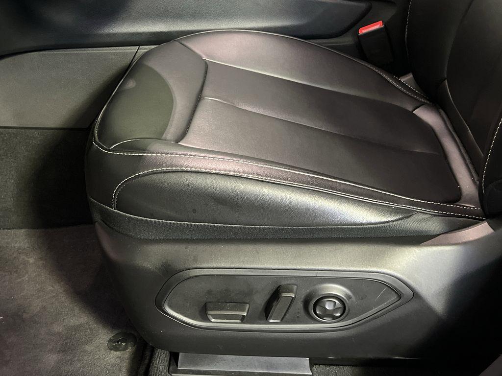 new 2025 Jeep Grand Cherokee car, priced at $40,464