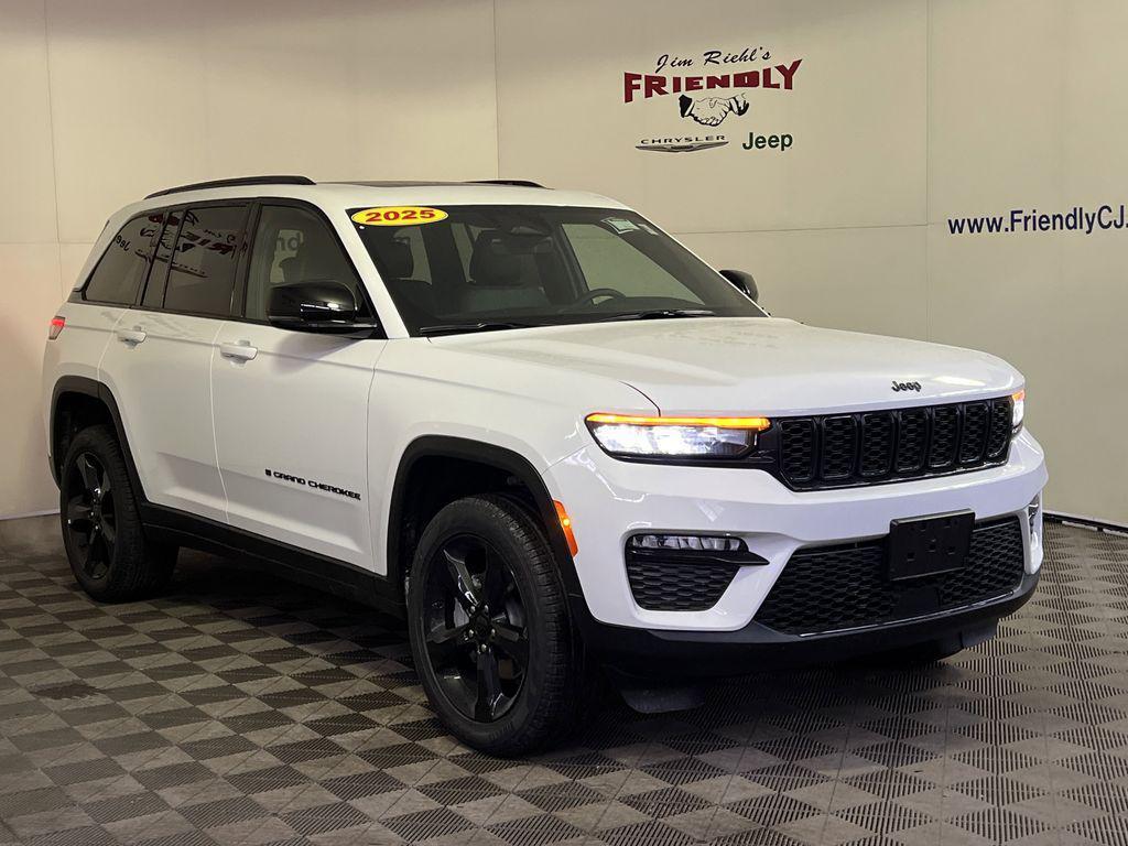 new 2025 Jeep Grand Cherokee car, priced at $44,943