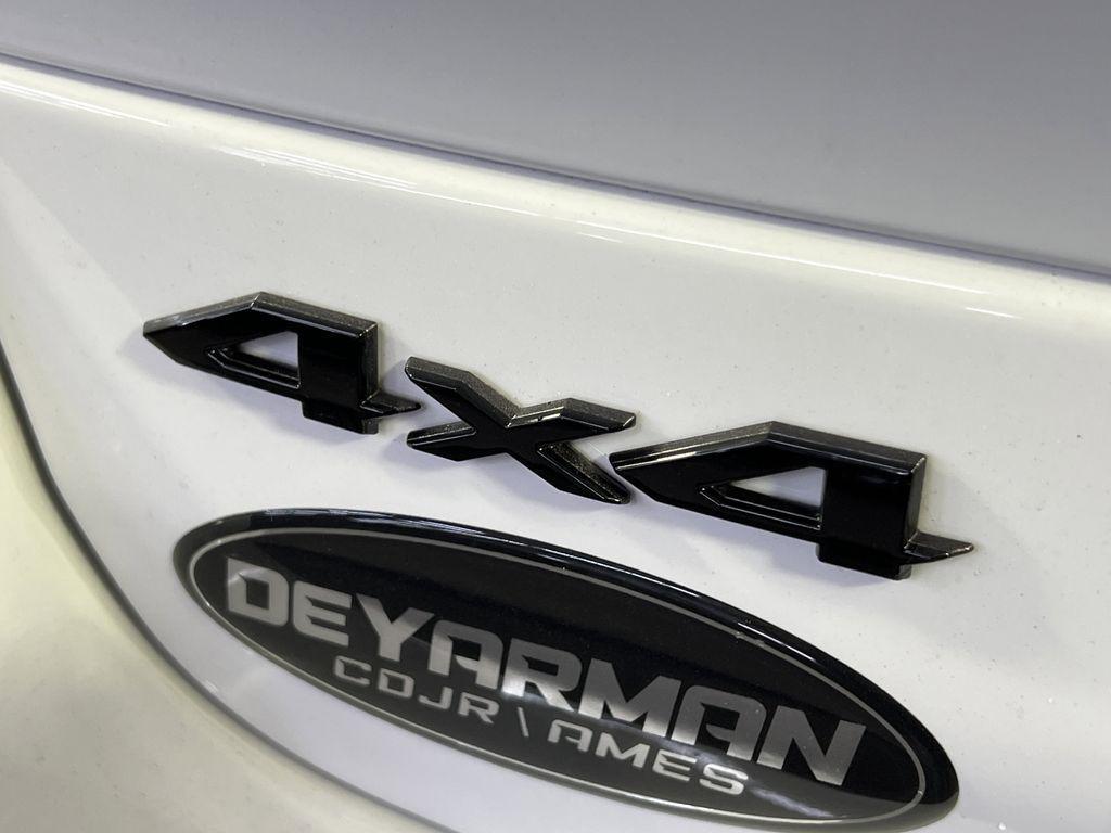 new 2025 Jeep Grand Cherokee car, priced at $44,943