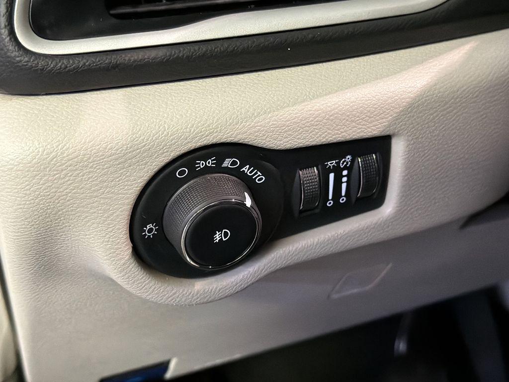 used 2024 Chrysler Pacifica car, priced at $25,768