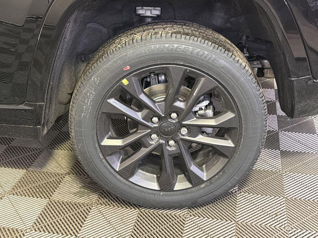 new 2026 Jeep Grand Cherokee car, priced at $50,805