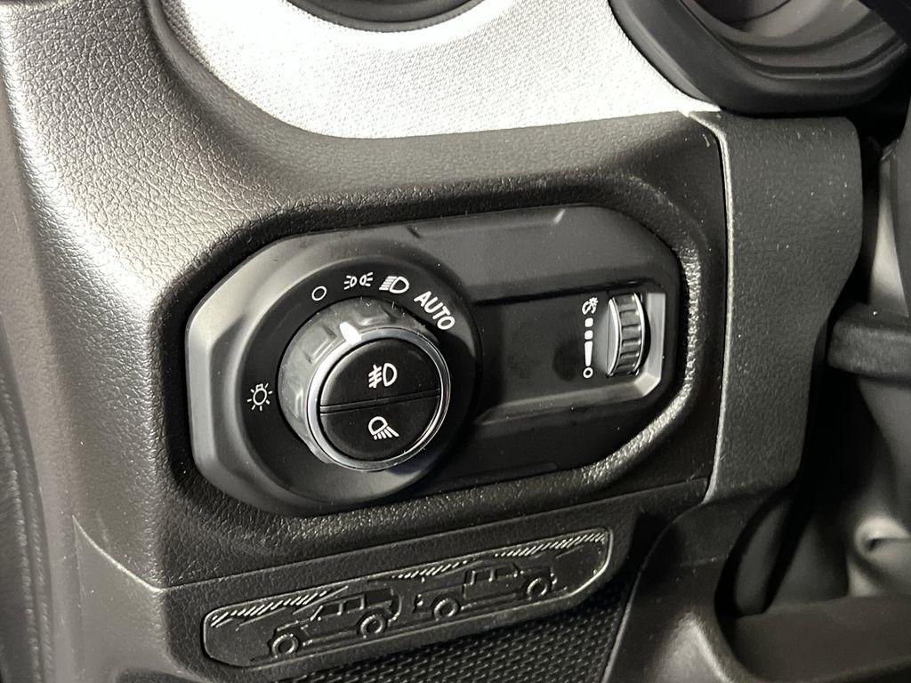 new 2026 Jeep Gladiator car, priced at $43,960