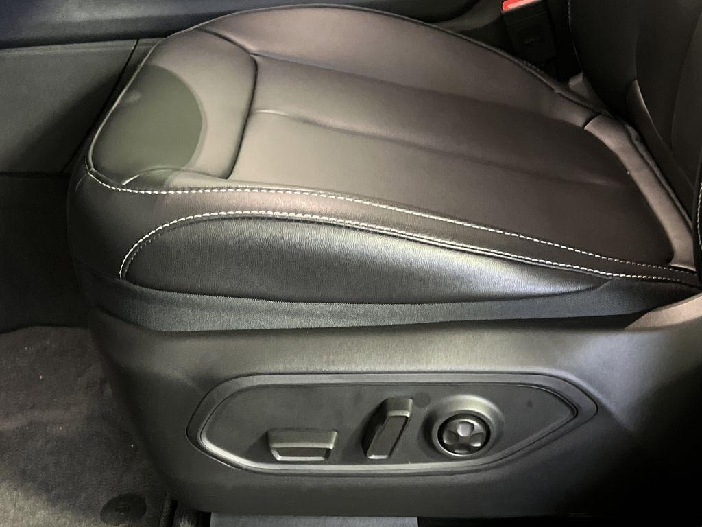 new 2025 Jeep Grand Cherokee car, priced at $39,008