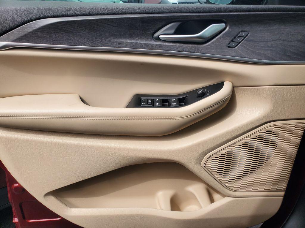 used 2024 Jeep Grand Cherokee car, priced at $33,575