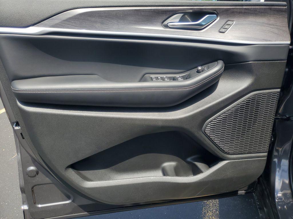 new 2025 Jeep Grand Cherokee L car, priced at $38,967