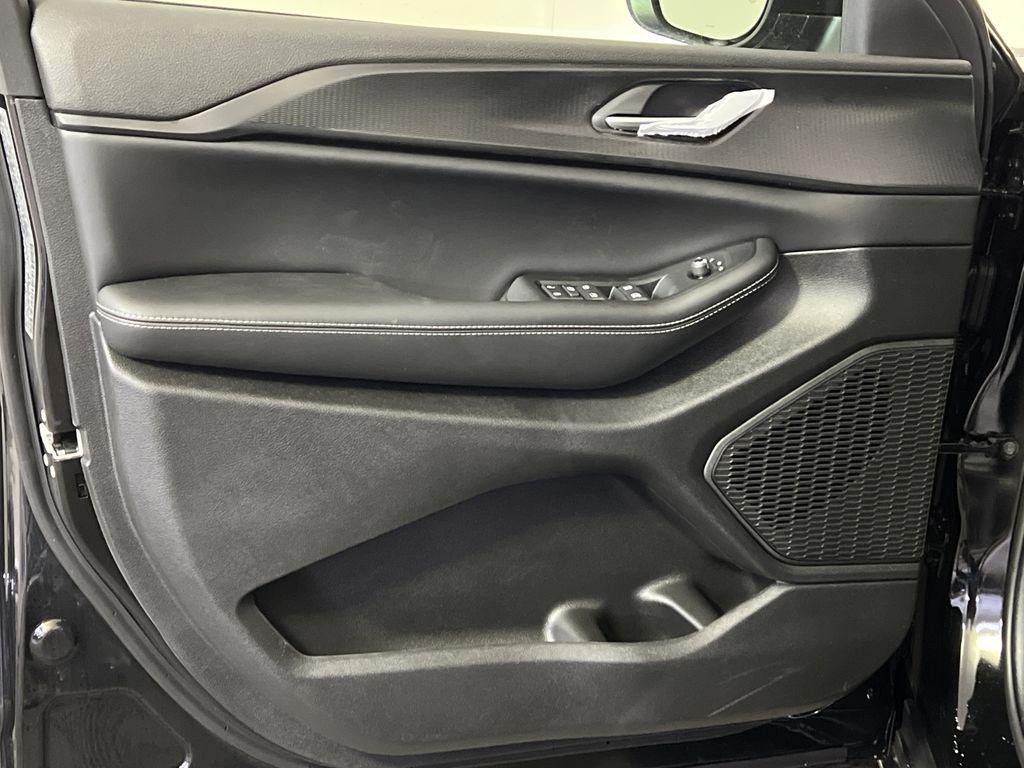 new 2025 Jeep Grand Cherokee L car, priced at $40,142