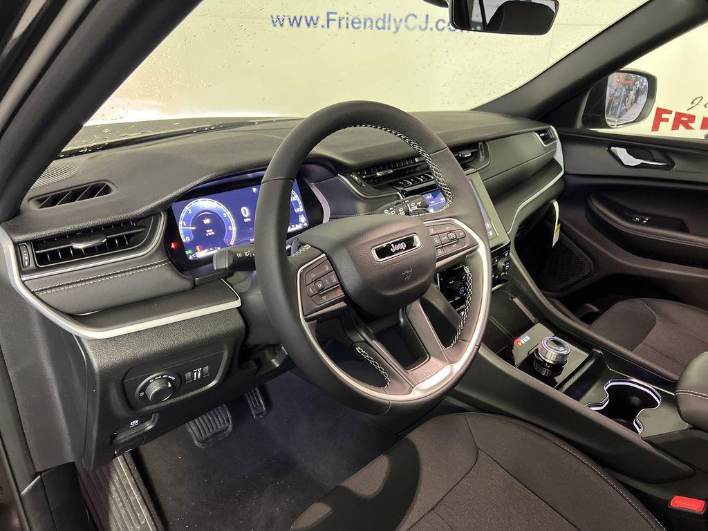 new 2025 Jeep Grand Cherokee L car, priced at $40,142