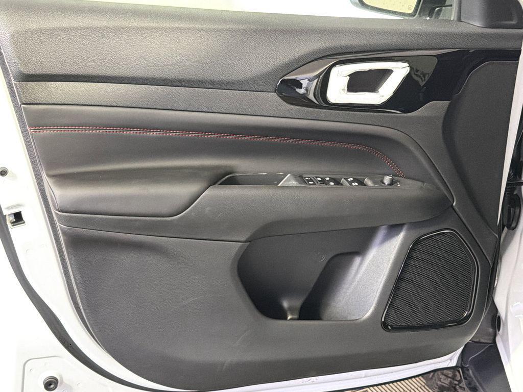 new 2026 Jeep Compass car, priced at $28,890