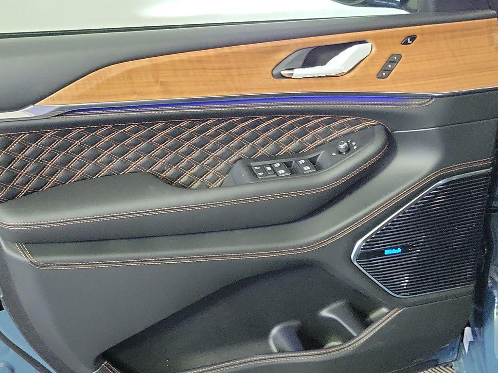 new 2026 Jeep Grand Cherokee car, priced at $55,385