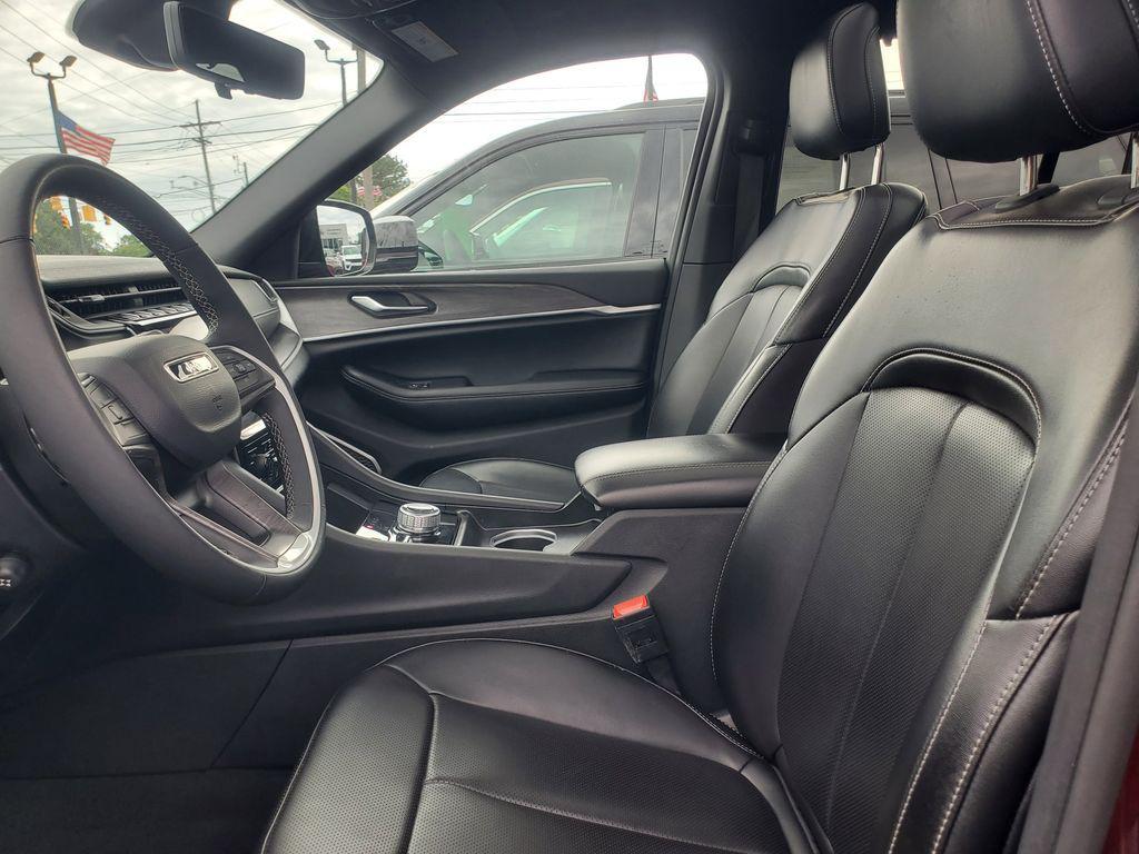 used 2024 Jeep Grand Cherokee car, priced at $31,891