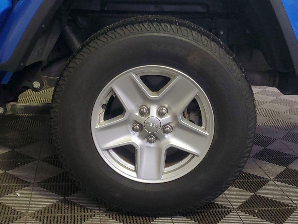 used 2021 Jeep Gladiator car, priced at $26,379