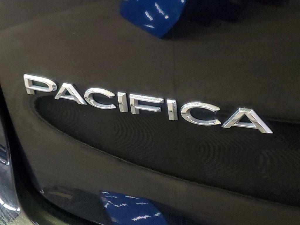 used 2024 Chrysler Pacifica car, priced at $27,554