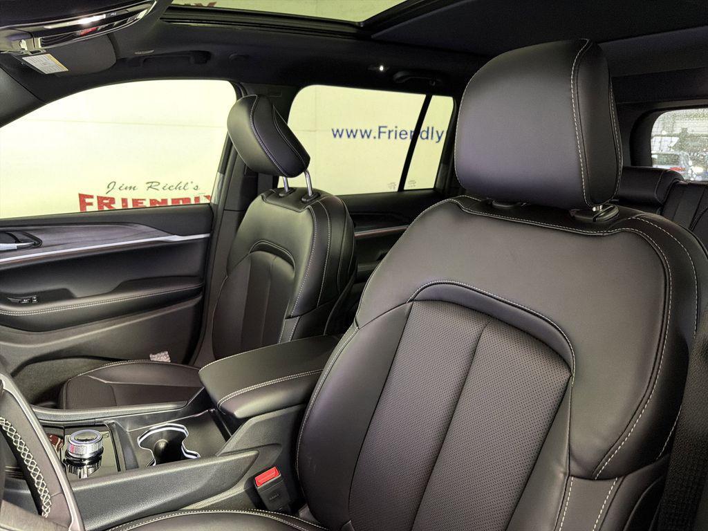 new 2026 Jeep Grand Cherokee car, priced at $48,739