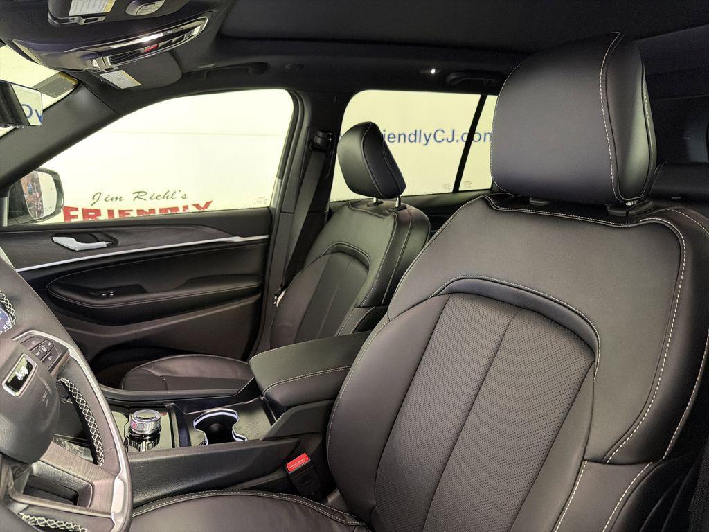 new 2026 Jeep Grand Cherokee car, priced at $50,210