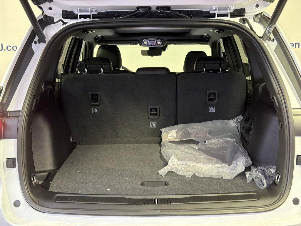 new 2026 Jeep Grand Cherokee car, priced at $50,210