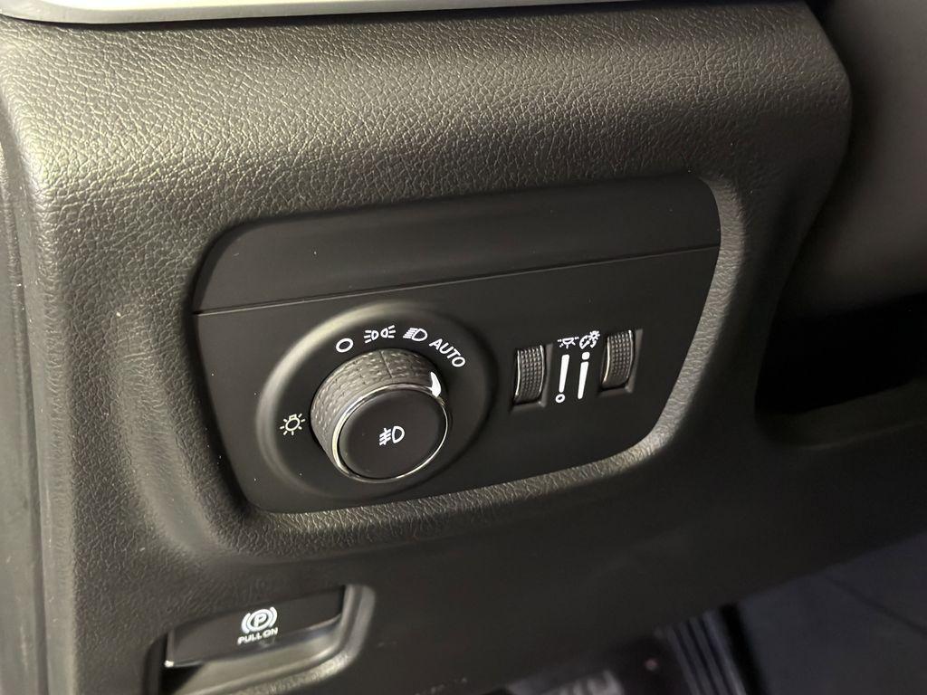 new 2026 Jeep Grand Cherokee car, priced at $50,210