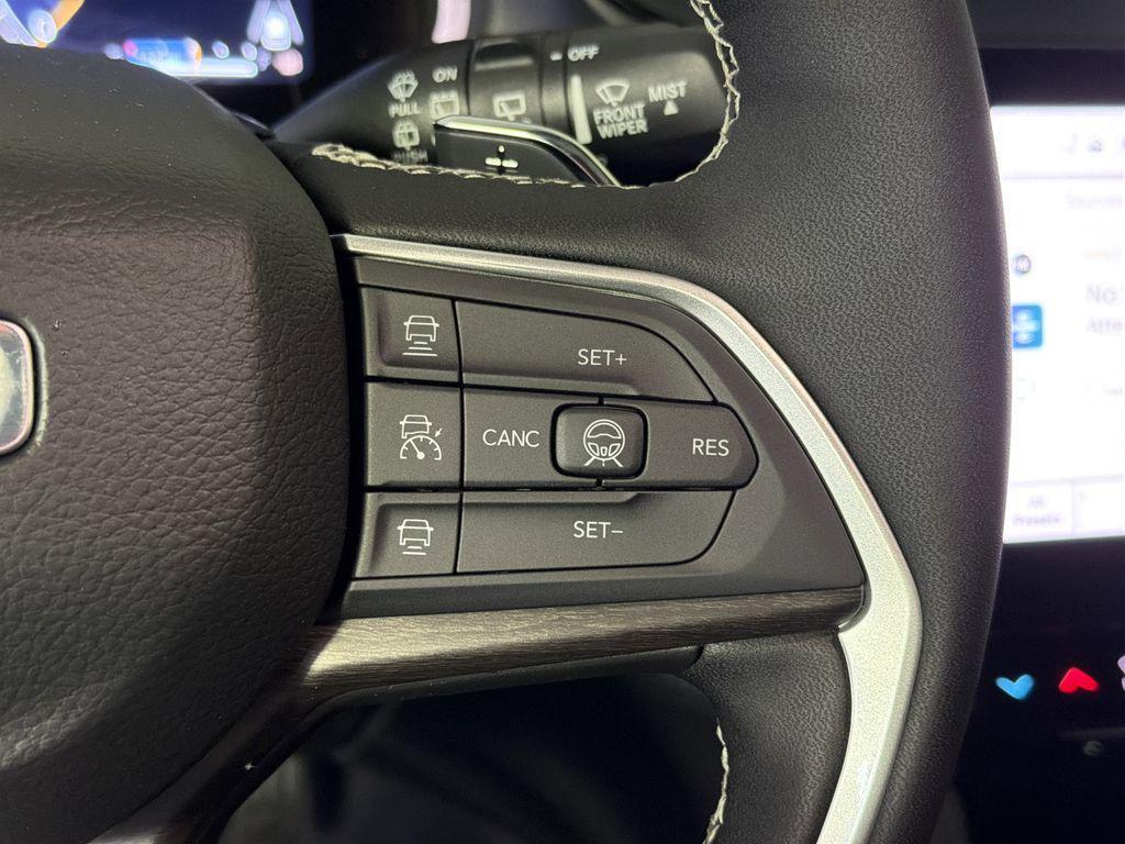 new 2026 Jeep Grand Cherokee car, priced at $53,805