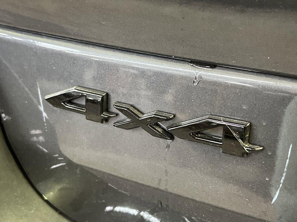 new 2025 Jeep Grand Cherokee car, priced at $43,304