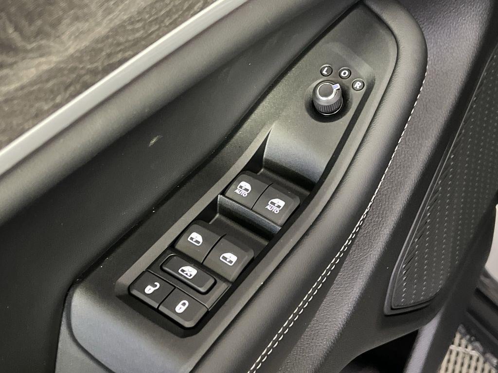 new 2025 Jeep Grand Cherokee car, priced at $43,304