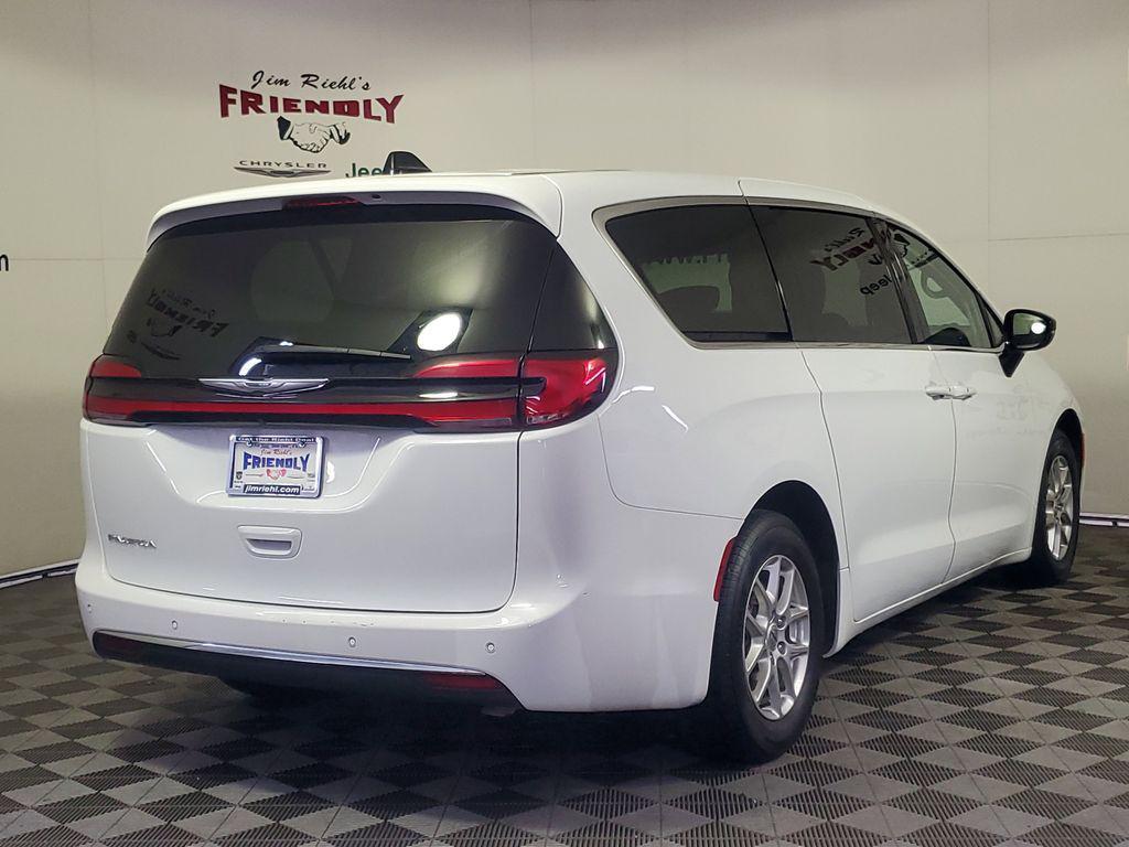 used 2024 Chrysler Pacifica car, priced at $27,064