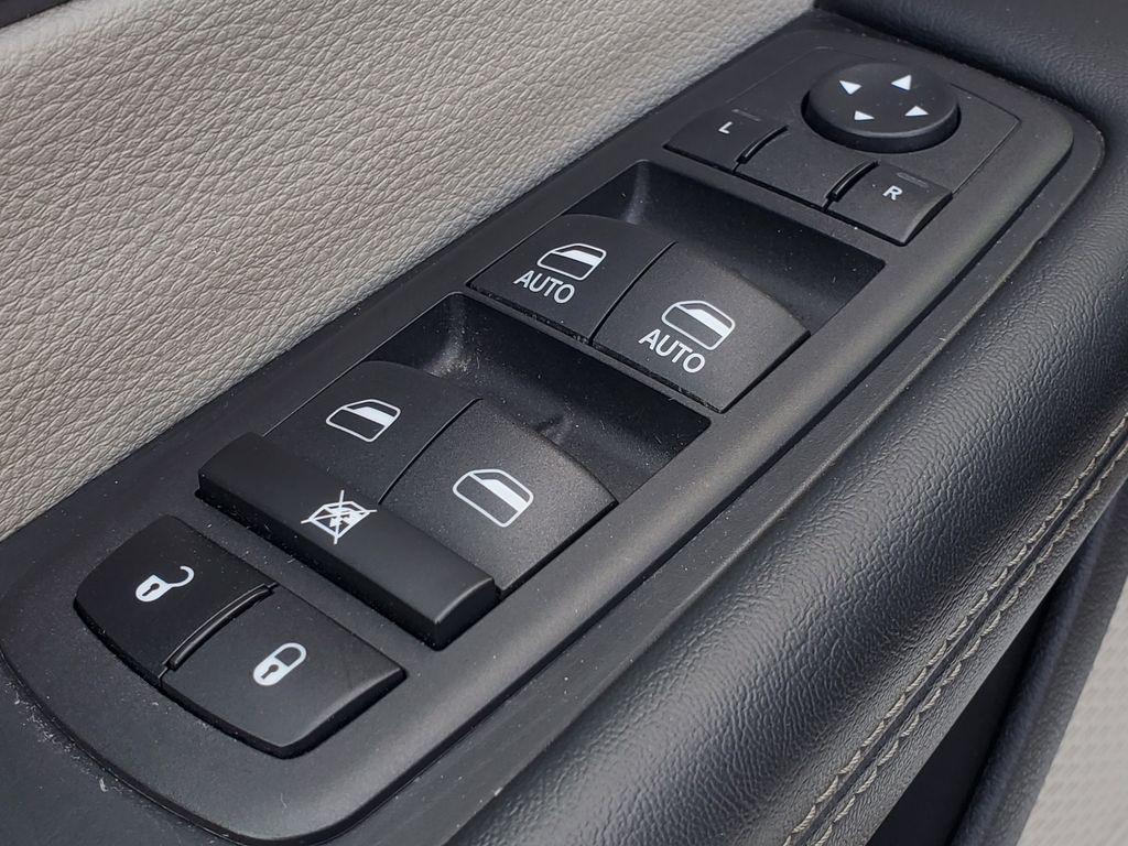 used 2024 Chrysler Pacifica car, priced at $27,064