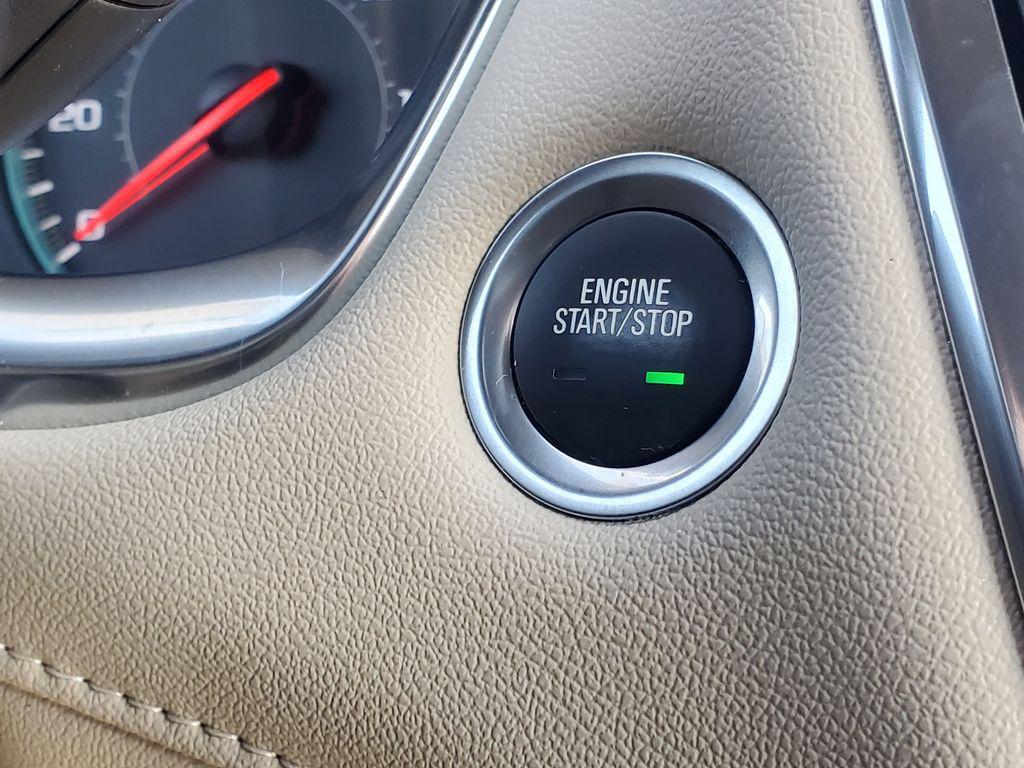 used 2023 Chevrolet Traverse car, priced at $28,058