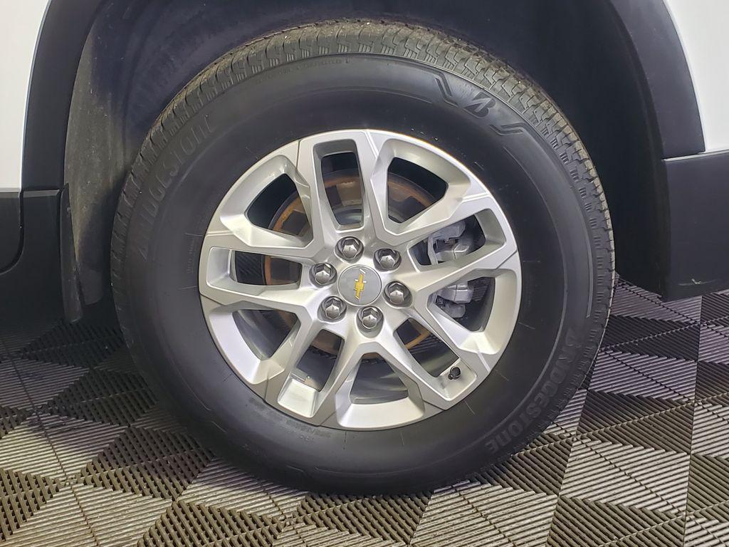 used 2023 Chevrolet Traverse car, priced at $28,058