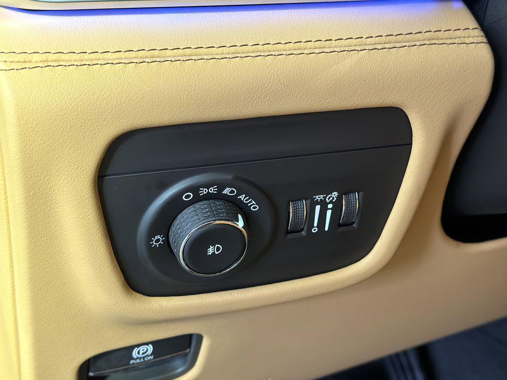 new 2025 Jeep Grand Cherokee car, priced at $63,418