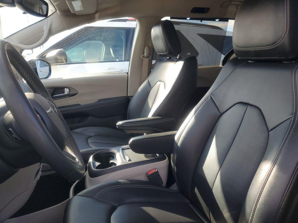 used 2024 Chrysler Pacifica car, priced at $25,713