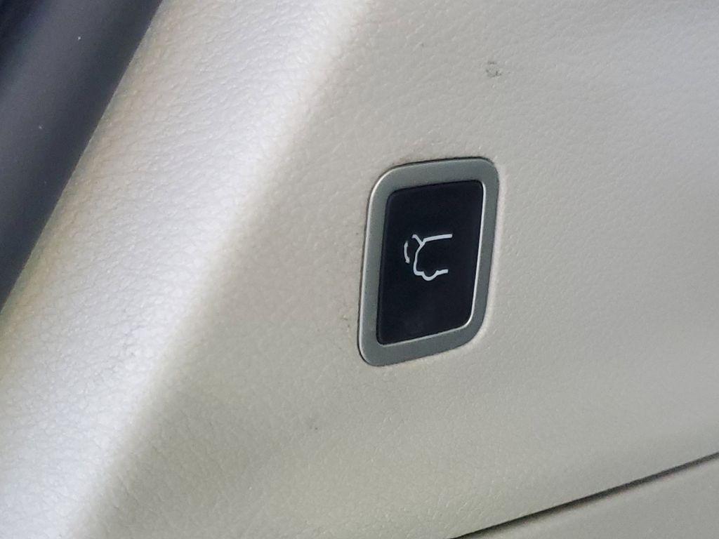 used 2024 Chrysler Pacifica car, priced at $25,713