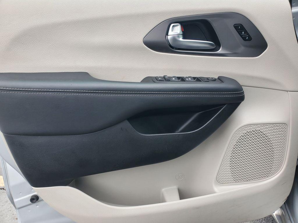 used 2024 Chrysler Pacifica car, priced at $26,254