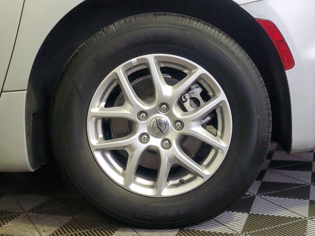 used 2024 Chrysler Pacifica car, priced at $26,254