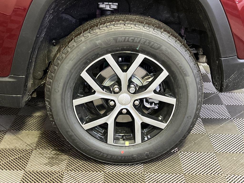 new 2025 Jeep Grand Cherokee car, priced at $38,439