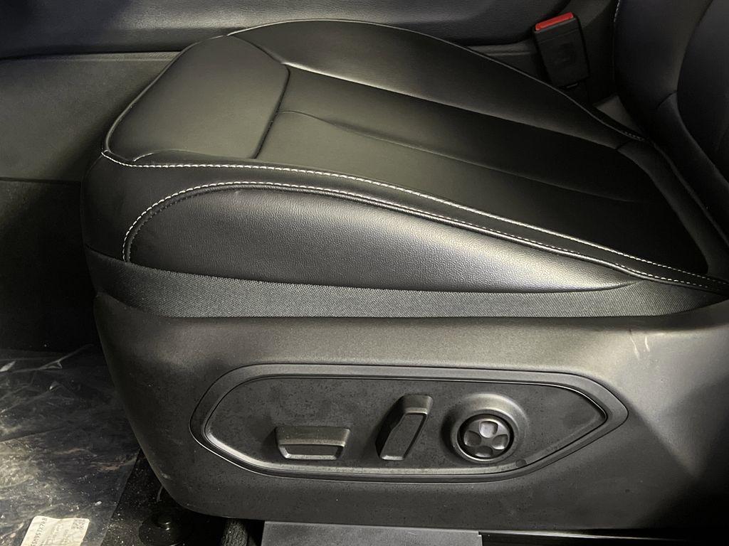 new 2025 Jeep Grand Cherokee car, priced at $38,439