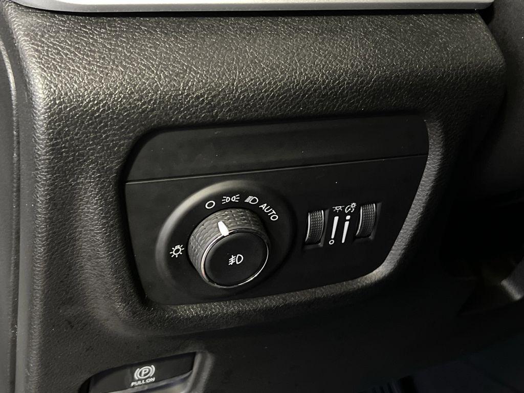 new 2025 Jeep Grand Cherokee car, priced at $38,439