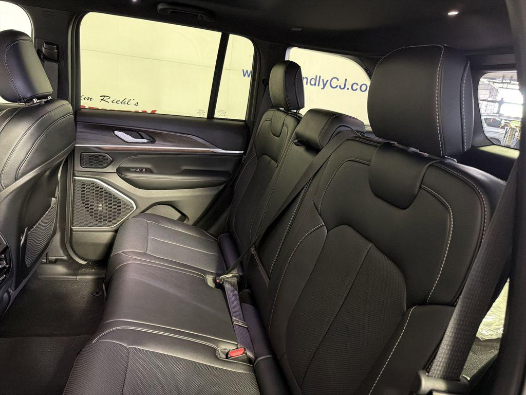new 2026 Jeep Grand Cherokee car, priced at $45,510