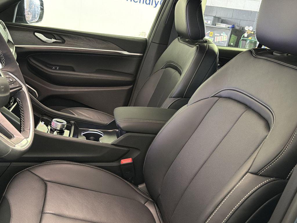new 2026 Jeep Grand Cherokee car, priced at $45,510