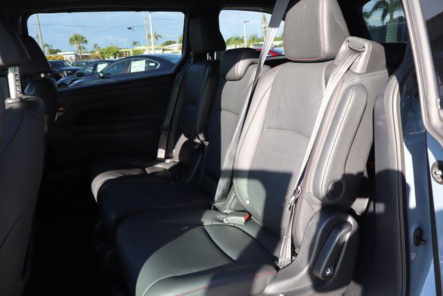 used 2025 Honda Odyssey car, priced at $35,518