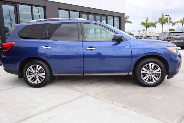 used 2020 Nissan Pathfinder car, priced at $15,660