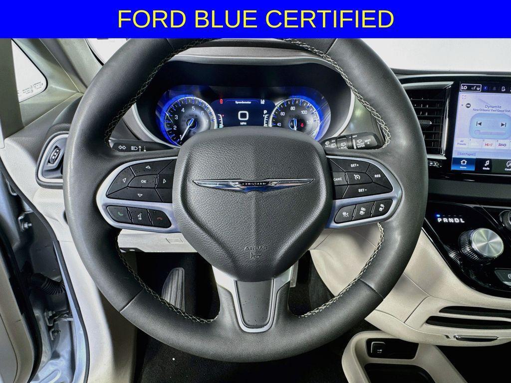 used 2024 Chrysler Pacifica car, priced at $19,995