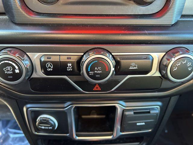 used 2021 Jeep Wrangler Unlimited car, priced at $27,424