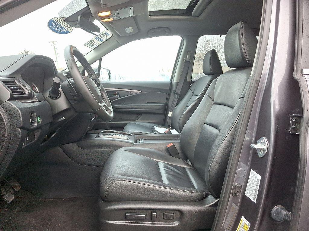 used 2022 Honda Pilot car, priced at $31,379