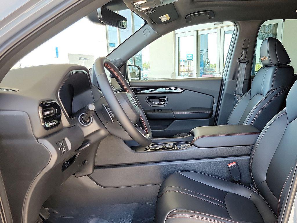 new 2025 Honda Pilot car, priced at $50,895