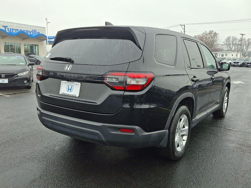 used 2023 Honda Pilot car, priced at $28,880