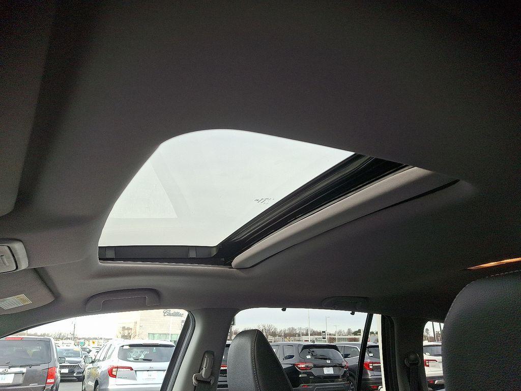 used 2022 Honda Pilot car, priced at $31,679