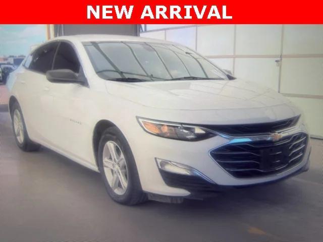 2020 Summit White Chevrolet Malibu