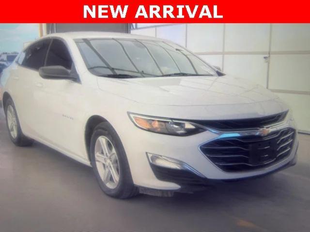 2020 Summit White Chevrolet Malibu