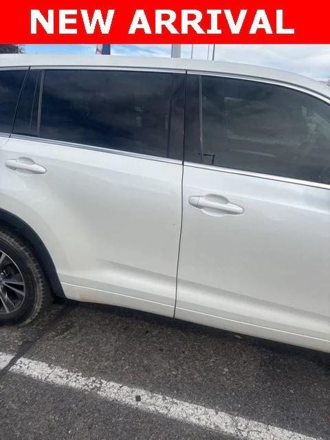 used 2018 Toyota Highlander car, priced at $18,517