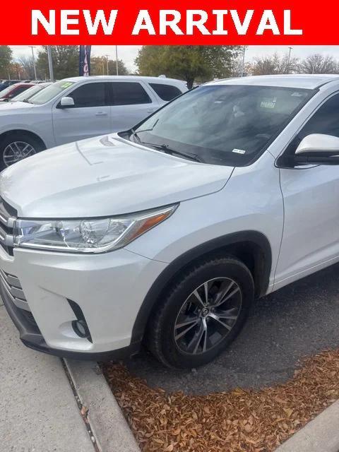 used 2018 Toyota Highlander car, priced at $18,517